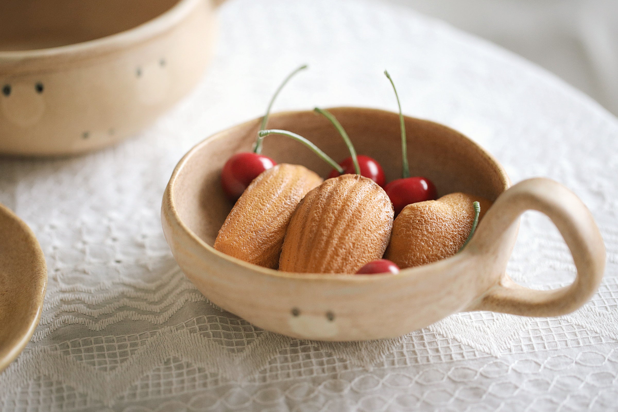 The Vintage Teddy Serving Bowl With Handle- Hand-Painted Ceramic Serving Bowl (5.7inch)